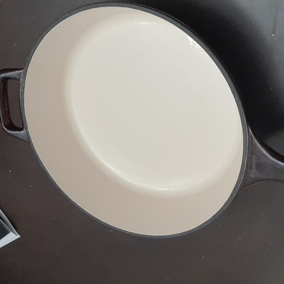 ✨ BergHOFF Enamel Cast Iron Skillet – Brown & Cream – NIB - Picture 3 of 4